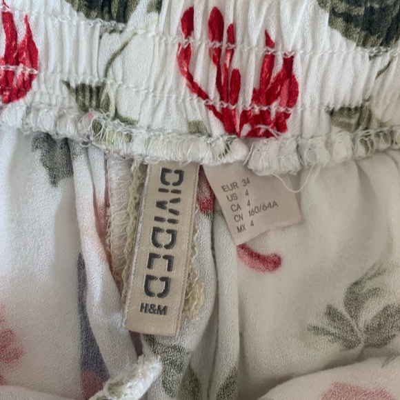 H&M Floral shorts - Picture 3 of 5